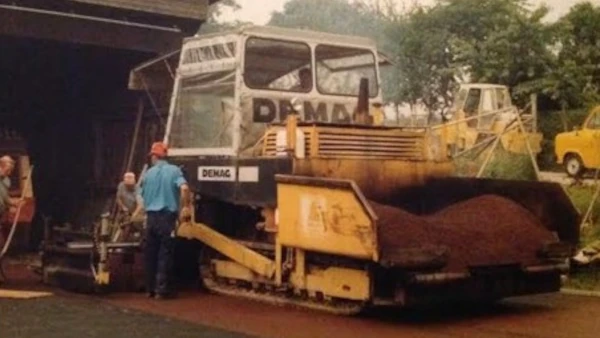 Historisches Foto 1980 — Erste Projekte im Hochbau